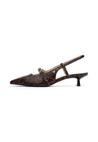 Zapatos slingback con estampado de leopardo y punta afilada, con una correa delgada con hebilla y un tacón bajo en bloque. Textura de cuero suave.