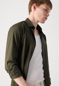 Calvin Klein SLIM SHIRT - Finskjorte - forest