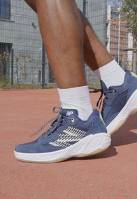 New Balance FRESH FOAM BB V2 - Zapatillas de baloncesto - navy