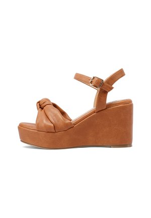 Queen Helena, Sandali con plateau - cammello