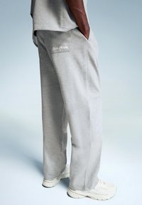 Bershka SUPER JOGGER  - Jogginghose - dark grey