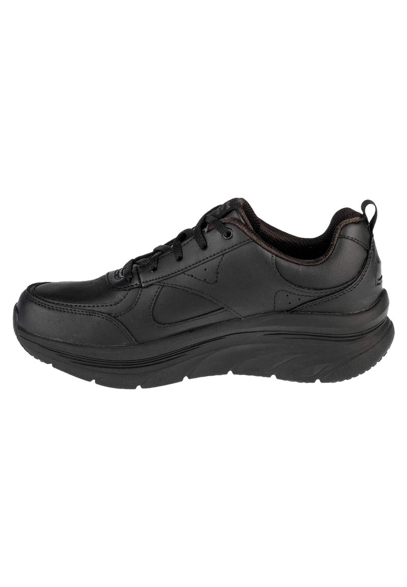 Sneaker in pelle nera con punta arrotondata, design con lacci, colletto imbottito e suola in gomma testurizzata caratterizzata da schemi di battistrada distintivi.
