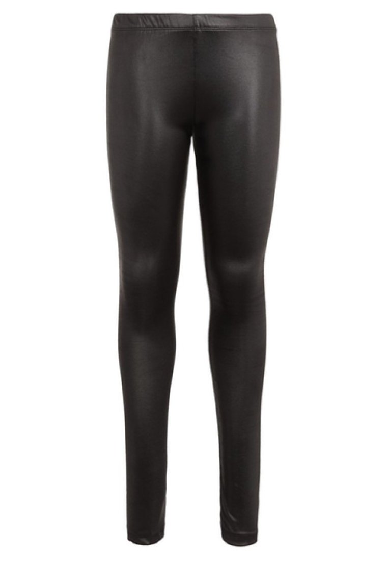 Leggings negros con una textura lisa y brillante. Disponen de una cinturilla elástica ancha y una silueta ajustada. Sin patrones ni herrajes visibles.