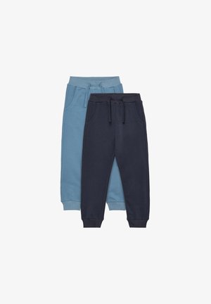 Zwei Jogginghosen: eine hellblaue und eine dunkelblaue. Beide haben elastische Taillenbänder mit Kordelzügen und Seitentaschen.