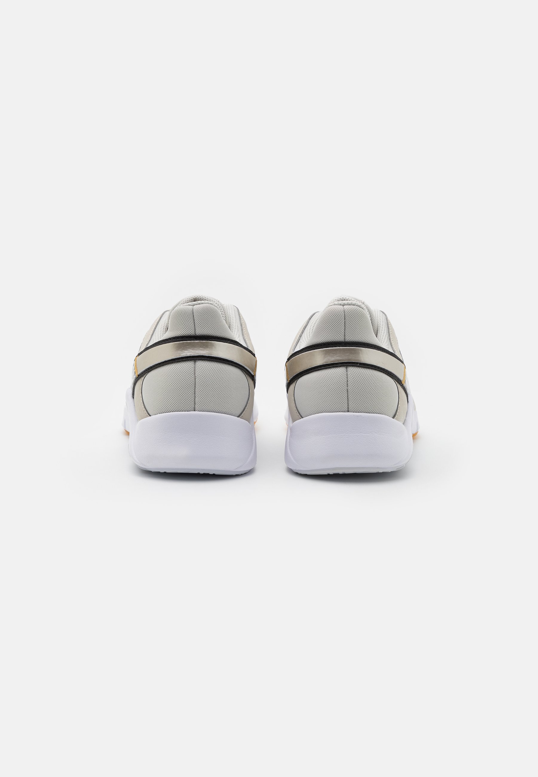 nike legend essential 2 light bone