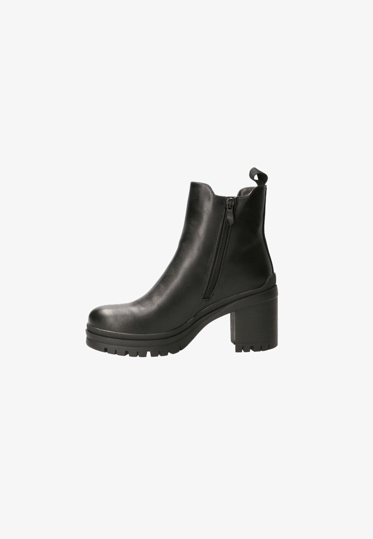 Bottine en cuir noir avec talon épais, fermeture éclair latérale, languette et semelle rainurée.