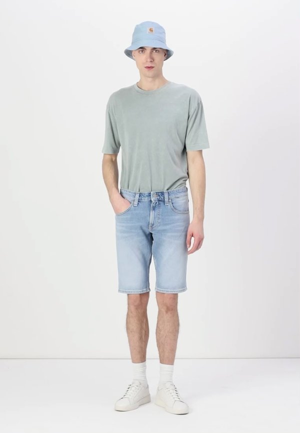 RONNIE  - Denim shorts - denim light3