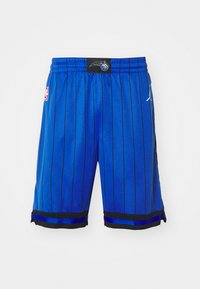 Kék kosárlabda nadrág fekete csíkokkal, rugalmas derékrész, NBA logóval ellátott folt és fekete satin díszítéssel az alján. Lélegző hálós anyag.