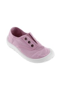 Zapatilla de lienzo rosa tipo slip-on con suela de goma blanca, que presenta tres ojales marrones y una punta redondeada; textura suave y diseño minimalista.