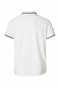 Camisa polo blanca con un diseño liso, de manga corta, y cuello y puños de manga en color burdeos a rayas como detalle contrastante.