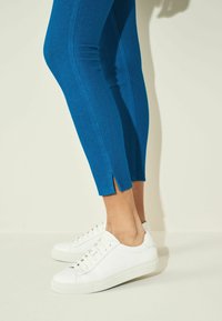 Next CROPPED - Uske traperice - bright blue
