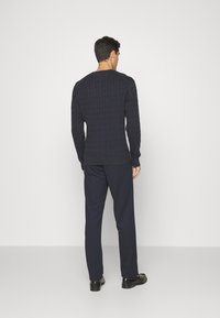 Tommy Hilfiger CLASSIC CABLE CREW NECK - Jumper - desert sky