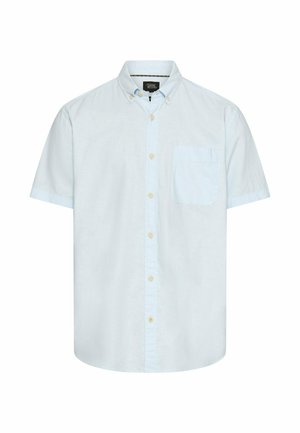 Hellblaues kurzärmeliges Hemd mit durchgehender Knopfleiste, einer Brusttasche vorne und einem Button-Down-Kragen, flach auf einem weißen Hintergrund ausgelegt.