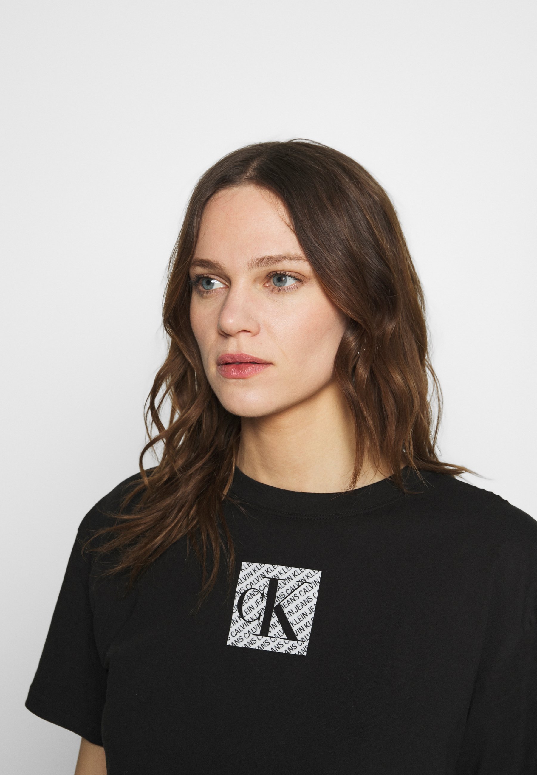 Calvin Klein Jeans HOLOGRAM LOGO 