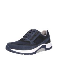 Scarpe da atletica blu navy con un mix di suede e materiali in rete, caratterizzate da una cerniera laterale, una suola intermedia spessa bianca e una suola in gomma testurizzata.