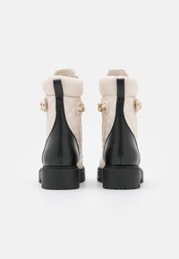 Guess Botines con plataforma - off-white