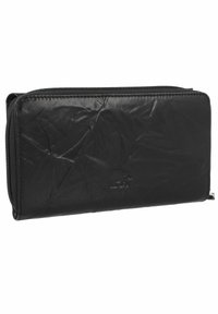 Schwarze Lederbrieftasche mit einer zerknitterten Textur, ausgestattet mit einem Reißverschluss und einem geprägten Logodesign. Schlankes, rechteckiges Design.