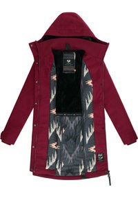 Burgundowa wodoodporna kurtka z kapturem, z wzorzystą podszewką w kolorze czarnym i beżowym oraz czarnymi teksturowanymi wykończeniami wewnątrz.