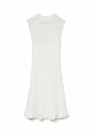 Hvid blondekjole med en tætsiddende bodice og en svajende nederdel. Har en sammensamlet tekstur, flæser ved skuldrene og en rund halsudskæring.