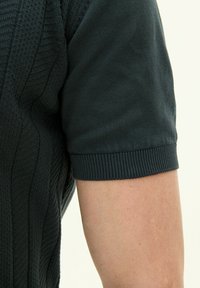 Oscar Jacobson BARTO STRIPE - Pikeepaita - sfumato green