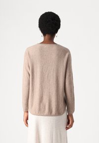 Davida Cashmere CURVED SWEATER - Pullover - mink