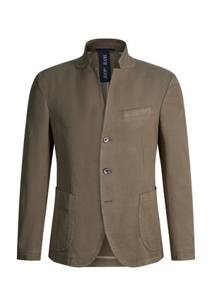 Heren casual blazer in olijfgroen met opstaande kraag, twee knopen aan de voorkant, twee opgestikte zakken onderaan en één borstzak met bies.