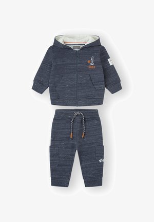 Chaqueta con capucha y cremallera de color azul marino para niño pequeño, con bolsillos frontales y pantalones a juego con drawstring y bolsillos tipo cargo.