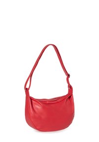 Borsa a spalla in pelle rossa, forma curvata, superficie liscia, con una tracolla, chiusura con zip superiore, senza motivi visibili o dettagli hardware.