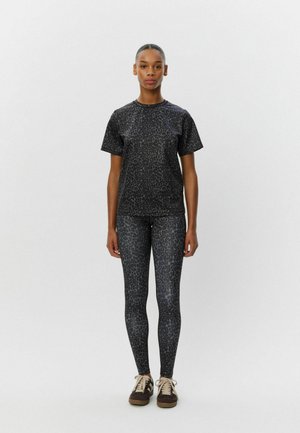 FIOLASPO - Tričko s potlačou - 9085 grey leopard