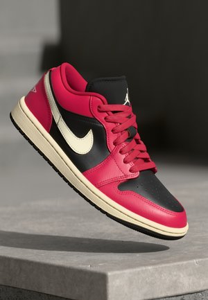 AIR JORDAN 1 - Tenisice - mystic hibiscus/coconut milk/black