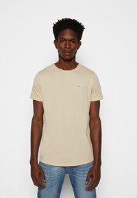 Tommy Jeans SLIM JASPE CREW NECK - Basic póló - savannah sand