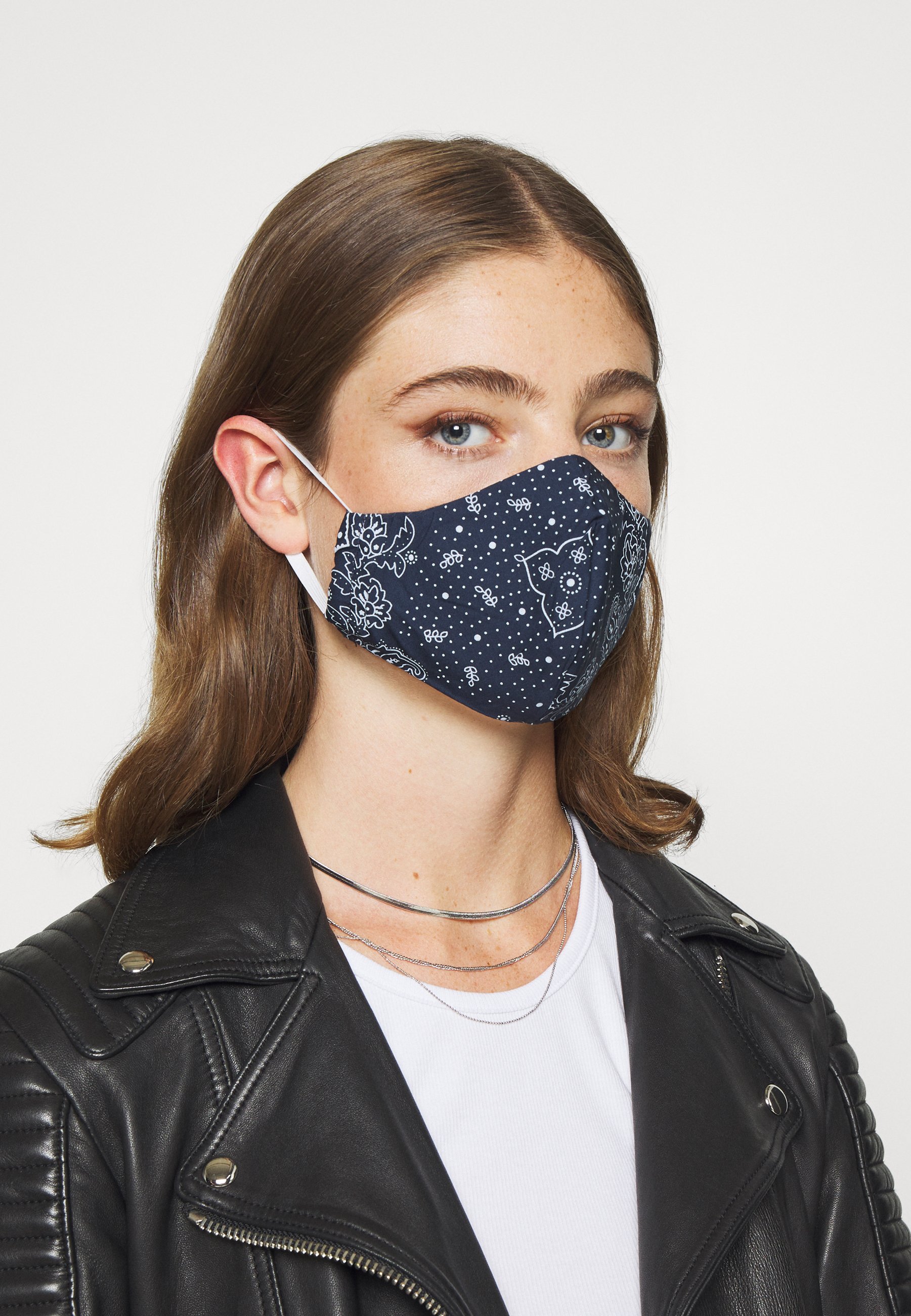 Levi's® REUSABLE BANDANA FACE COVERING 3 PACK - Stoffen mondkapje -  blue/black/red/donkerblauw - Zalando.nl