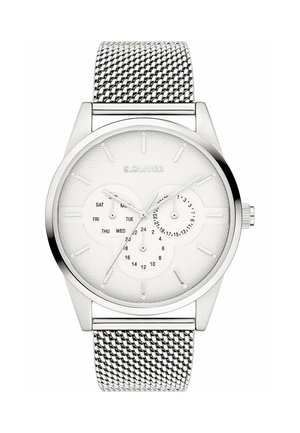 Sølvfarvet metal mesh-armbåndsur med hvid tekstureret urskive, tre underskiver der viser dag, dato og 24-timers tid, samt sølvfarvede time- og minutmarkører og visere.