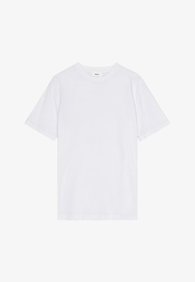 Hvid t-shirt, korte ærmer, rund hals, lavet af bomuld, har en glat tekstur, lige kant og minimalistisk design uden mønstre.