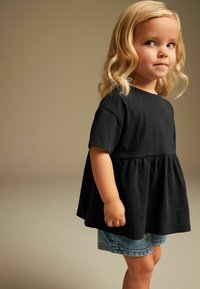 Next SHORT SLEEVE EMPIRE REGULAR FIT - Apdrukāts T-krekls - black