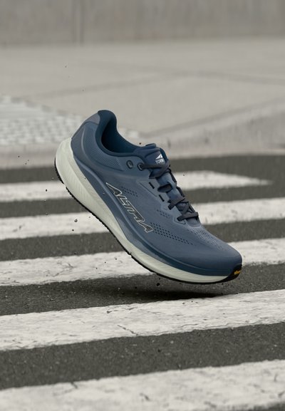 Altra TORIN 9