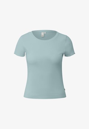 Jasnoniebieska dopasowana koszulka z krótkim rękawem i okrągłym dekoltem, mała metka z rozmiarem widoczna wewnątrz kołnierza.