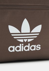 adidas Originals ADICOLOR - Zaino - earth strata