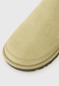 UGG GOLDENCOAST  - Klumpák - muted brass-coloured/magnolia leaf
