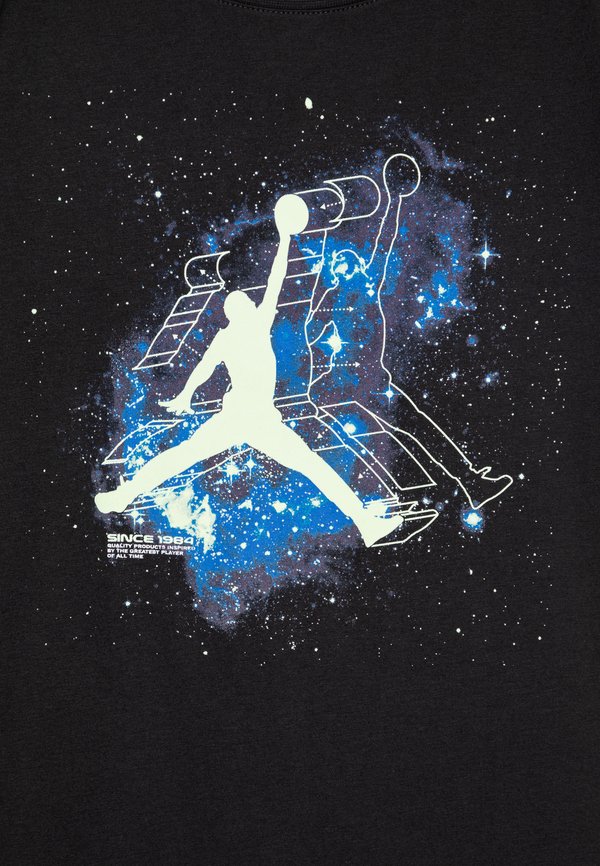 SKY IS NOT THE LIMIT GLOW - Print T-shirt3