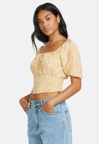 Billabong WISH AWAY-MIT BALLONÄRMELN Blouse yfj/jaune ZALANDO
