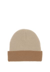 Gorro de punto en beige con un puño marrón en contraste. Presenta un patrón texturizado y un ajuste ceñido para mayor calidez.