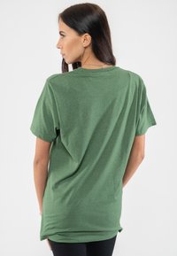 Paradiso Clothing BOB MARLEY JAMAICA S FINEST - Print T-shirt - green