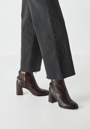 Boots à talons - mahogany