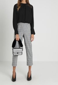 mint&berry Camicetta - black