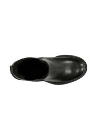 Černá kožená kotníková bota s kulatou špičkou, texturovanou podrážkou a hladkým povrchem. Obsahuje poutko pro snadné nazouvání.