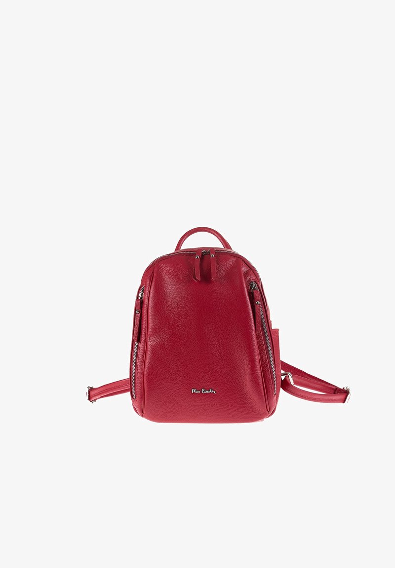 Sac à dos en cuir rouge avec une forme arrondie, deux compartiments zippés, des bretelles réglables et un détail de logo à l'avant.
