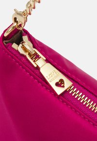 Love Moschino FUNNY SMART DAILY BAG - Borsa a mano - magenta