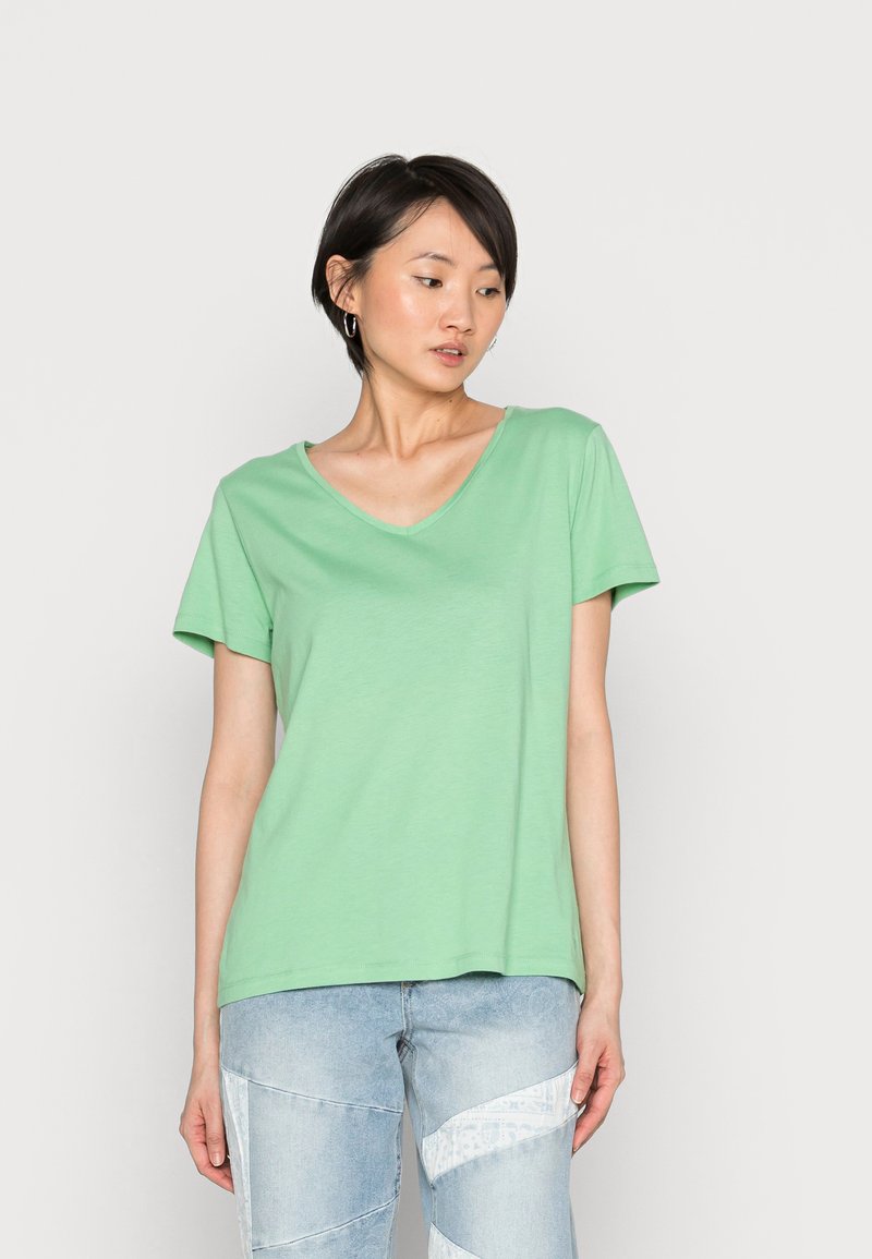 Cream NAIA - T-shirt básica - light grass green