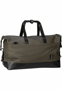 Duffelväska i olivgrön tyg med svart botten och detaljer. Har två handtag och ett dragkedjestängning. Har en logotyp "J!" på sidan.